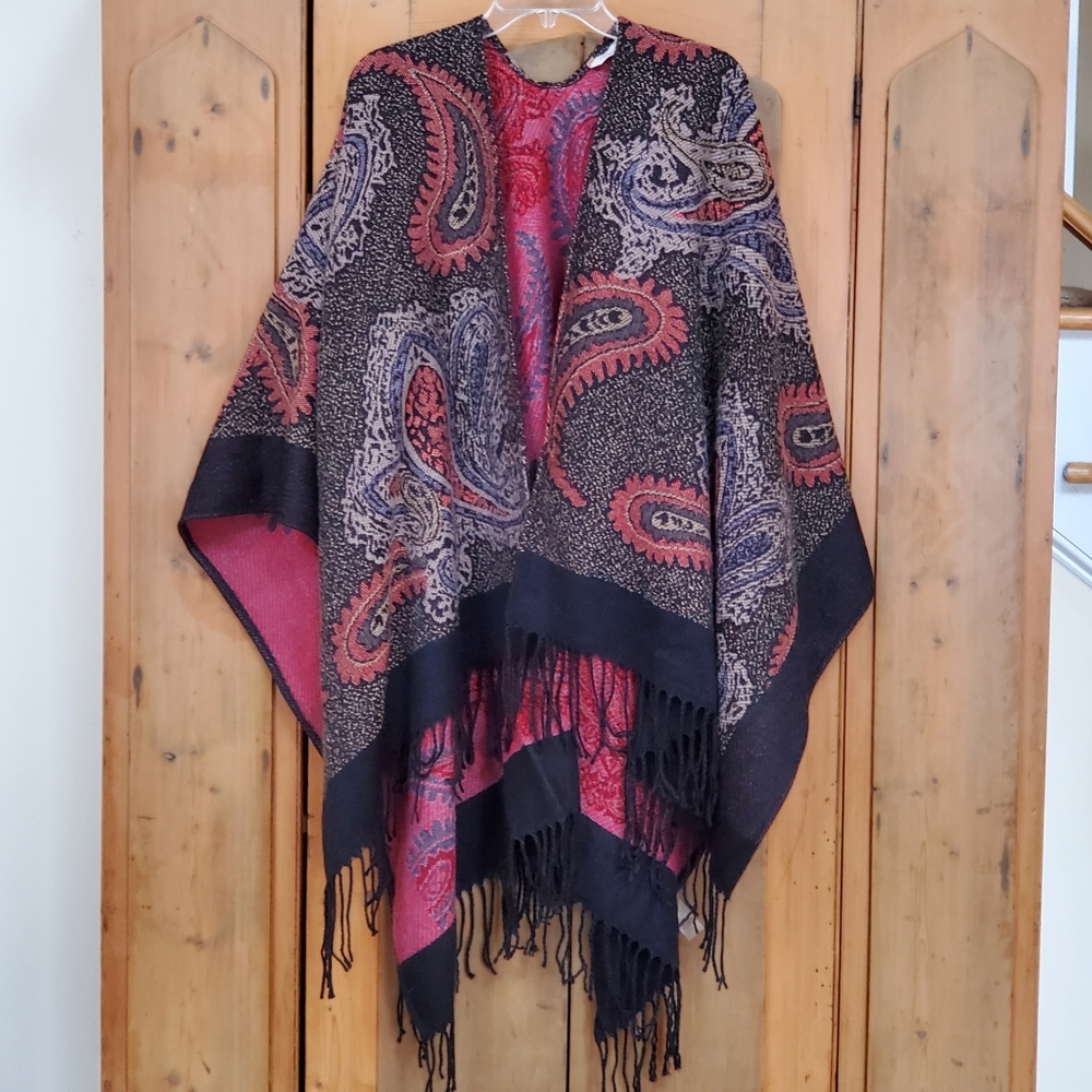 SOFT SURROUNDINGS Fringed Poncho / Ruana / Wrap